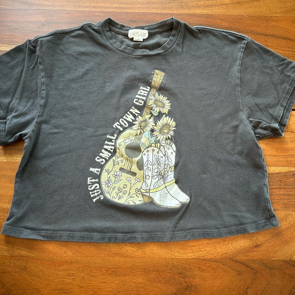 Outlaw cropped tee